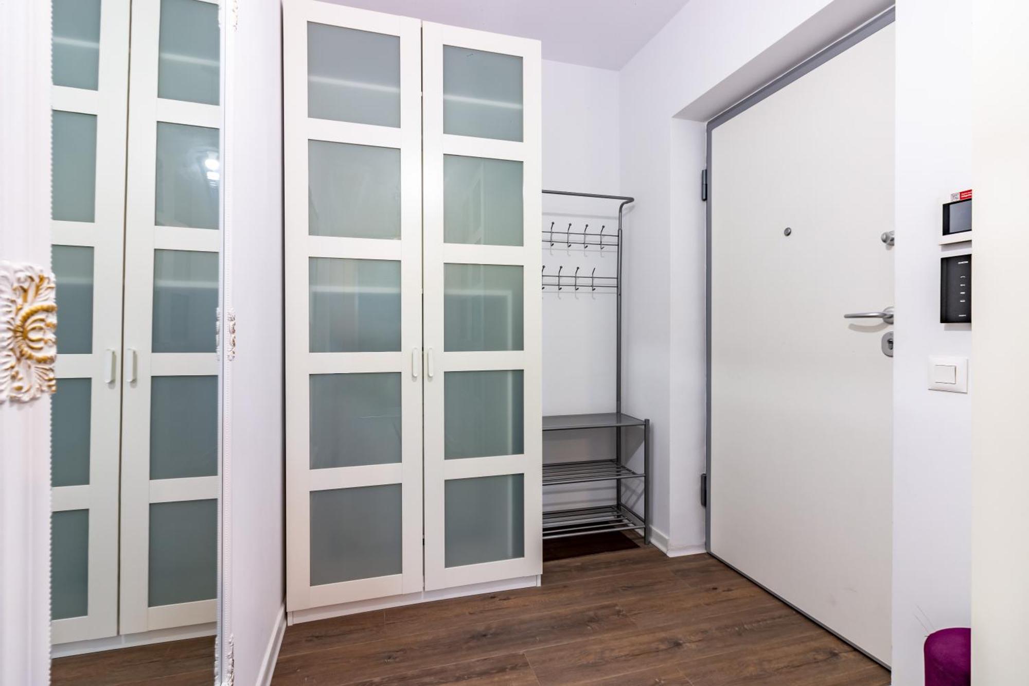 Cozystudio Cloud9 Promenada Subway *